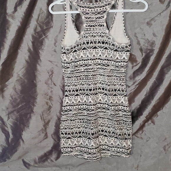 Bodycon Black and White patterned dress - Picture 2 of 2